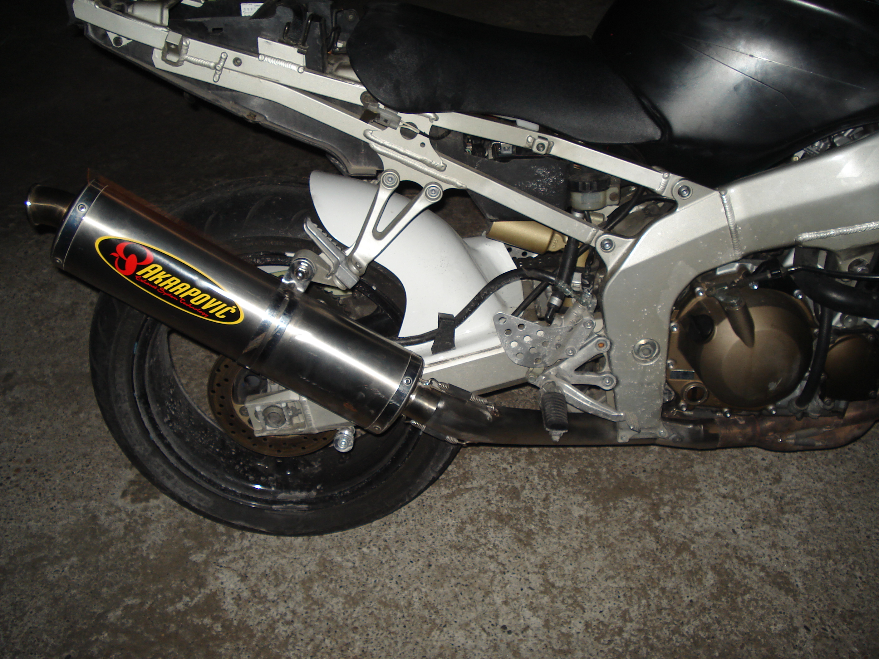 encore une fois ... zx6r 2001 20100116182304-e03105f2